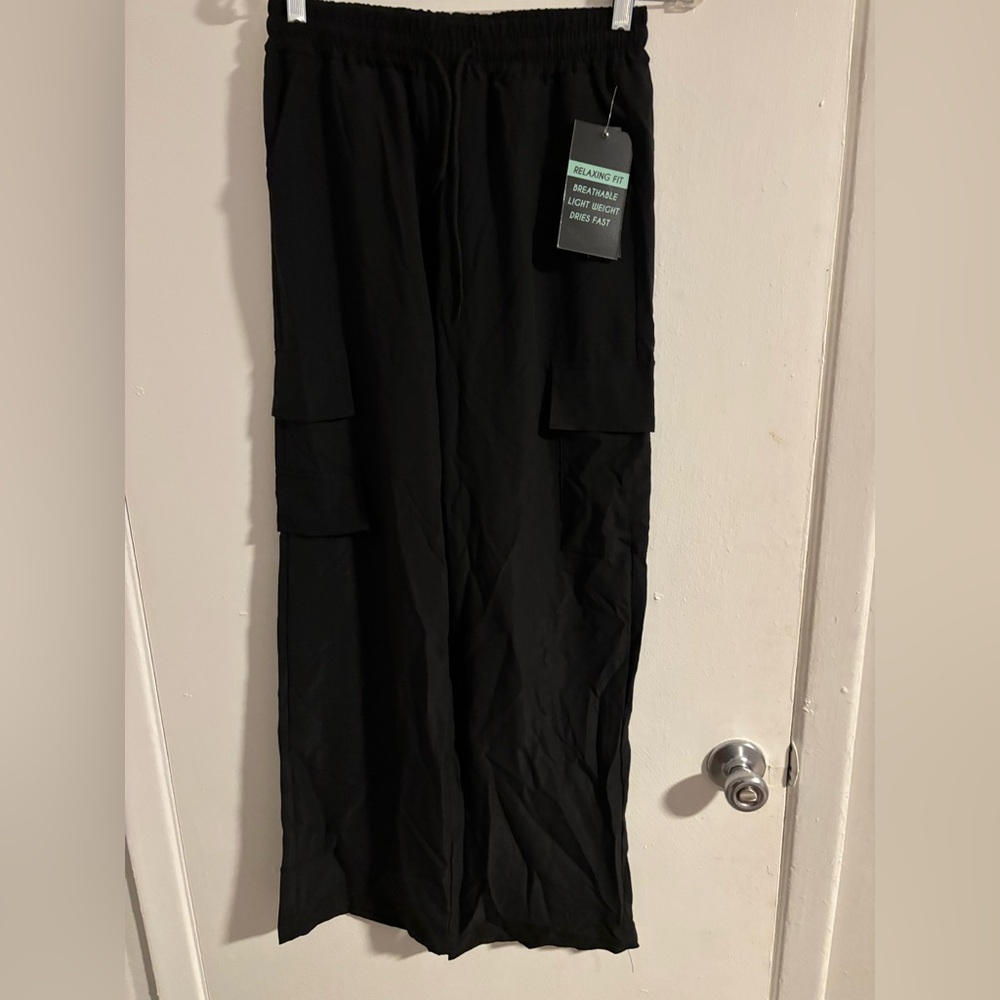 WomenBlack Relaxed Fit Pants cargo
